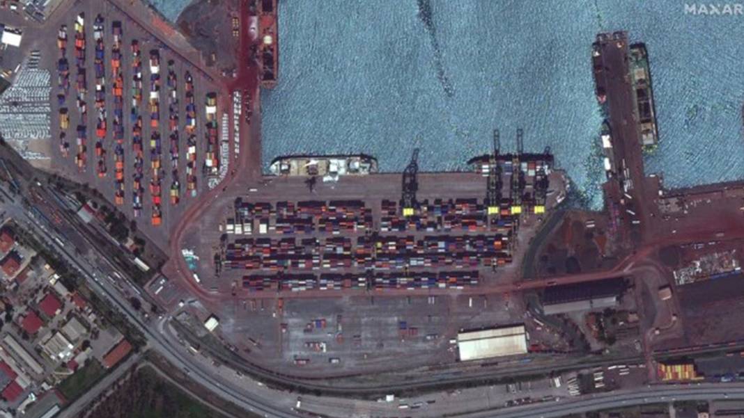 Büyük yıkımın uzaydan görüntüsü ortaya çıktı: Dağlar bile yerinden oynadı 10