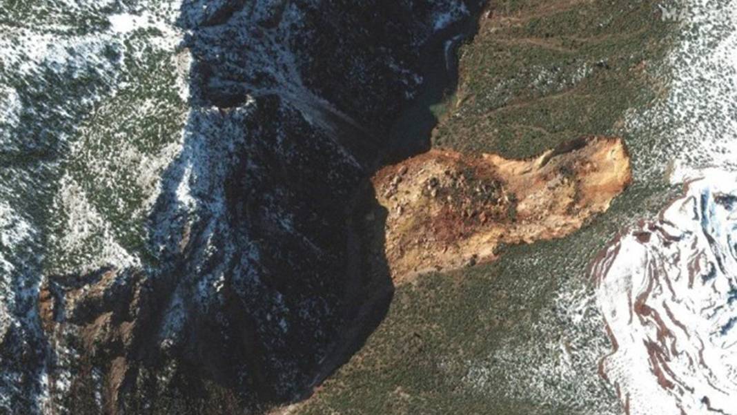 Büyük yıkımın uzaydan görüntüsü ortaya çıktı: Dağlar bile yerinden oynadı 12