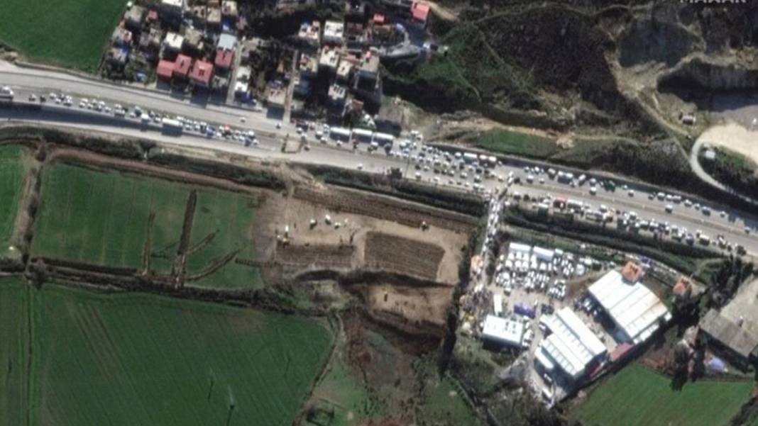 Büyük yıkımın uzaydan görüntüsü ortaya çıktı: Dağlar bile yerinden oynadı 13