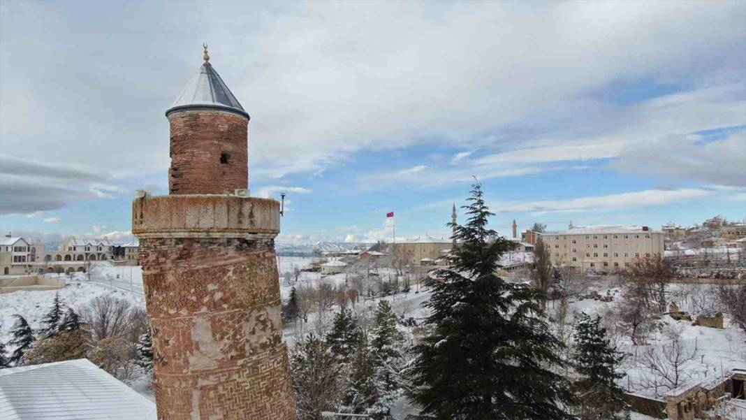 Binlerce deprem gördü ama tarihi mahallede tek bir taş bile kımıldamadı 13