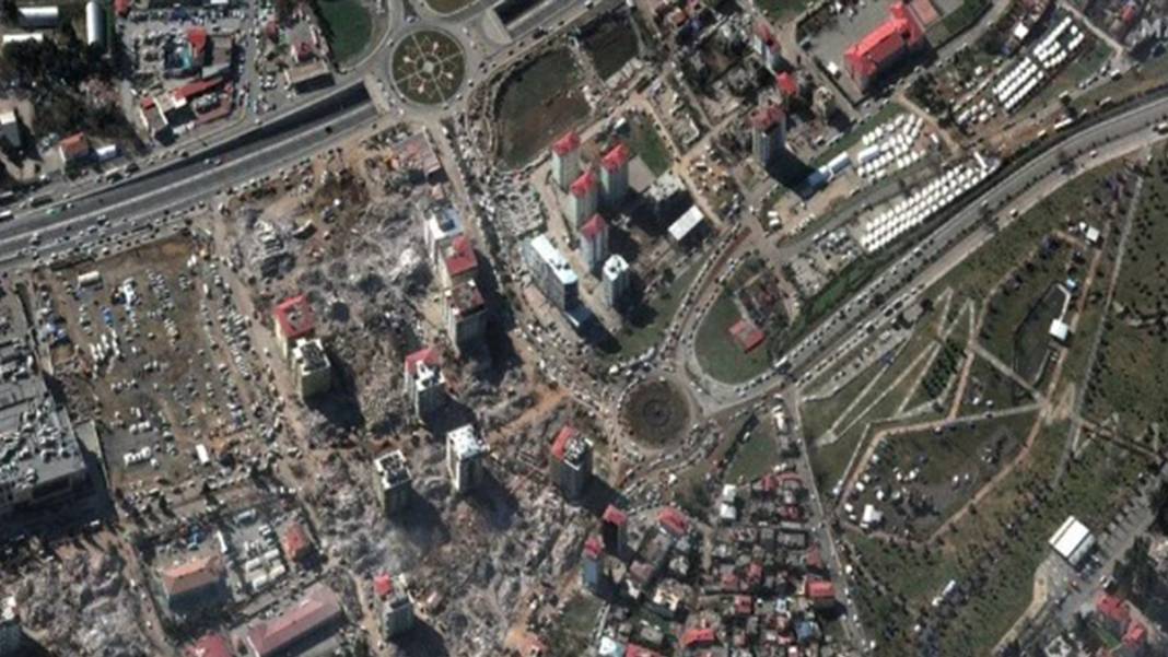 Büyük yıkımın uzaydan görüntüsü ortaya çıktı: Dağlar bile yerinden oynadı 2