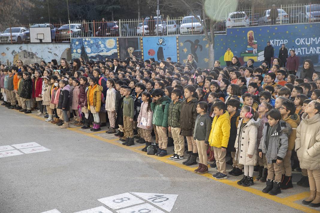 Afet sonrası ilk ders zili 71 ilde çaldı 8