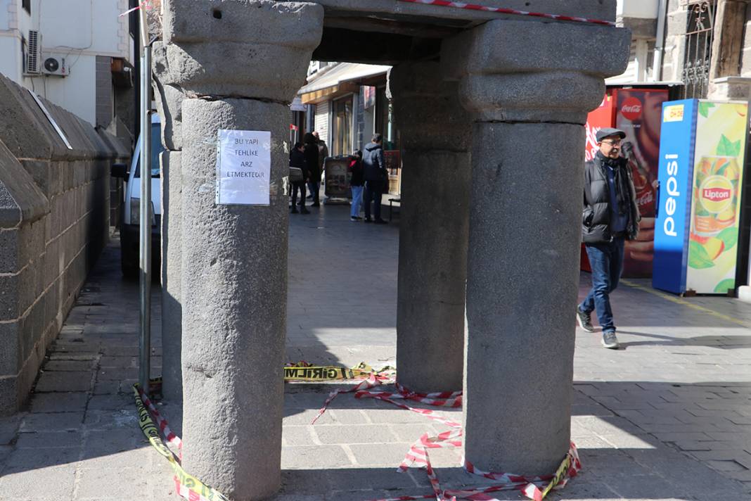 Diyarbakır'ın tarihi hasar aldı: 606 kültür varlığının 34'ü zarar gördü 2