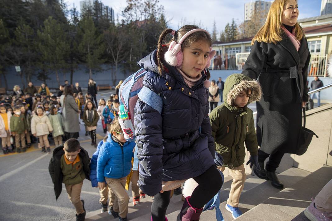 Afet sonrası ilk ders zili 71 ilde çaldı 10