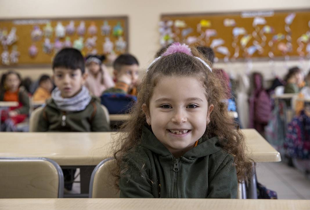 Afet sonrası ilk ders zili 71 ilde çaldı 12