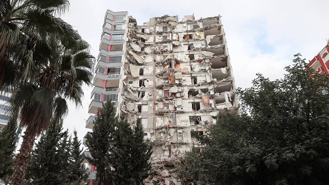 Domino taşı gibi! Hatay'dan herkesi şoke eden kareler 6