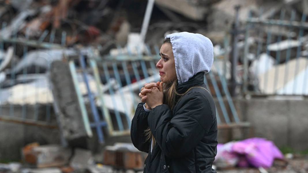 Domino taşı gibi! Hatay'dan herkesi şoke eden kareler 9