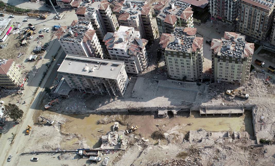 250 dairede yüzlerce kişi hayatını kaybetmişti: Rönesans mezarlığı... 8