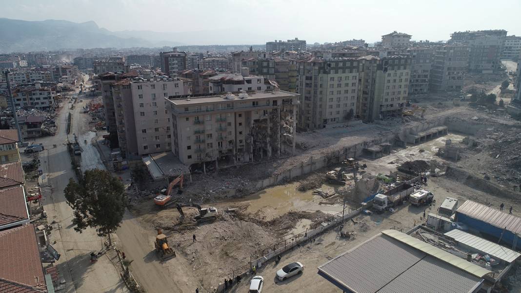 250 dairede yüzlerce kişi hayatını kaybetmişti: Rönesans mezarlığı... 7