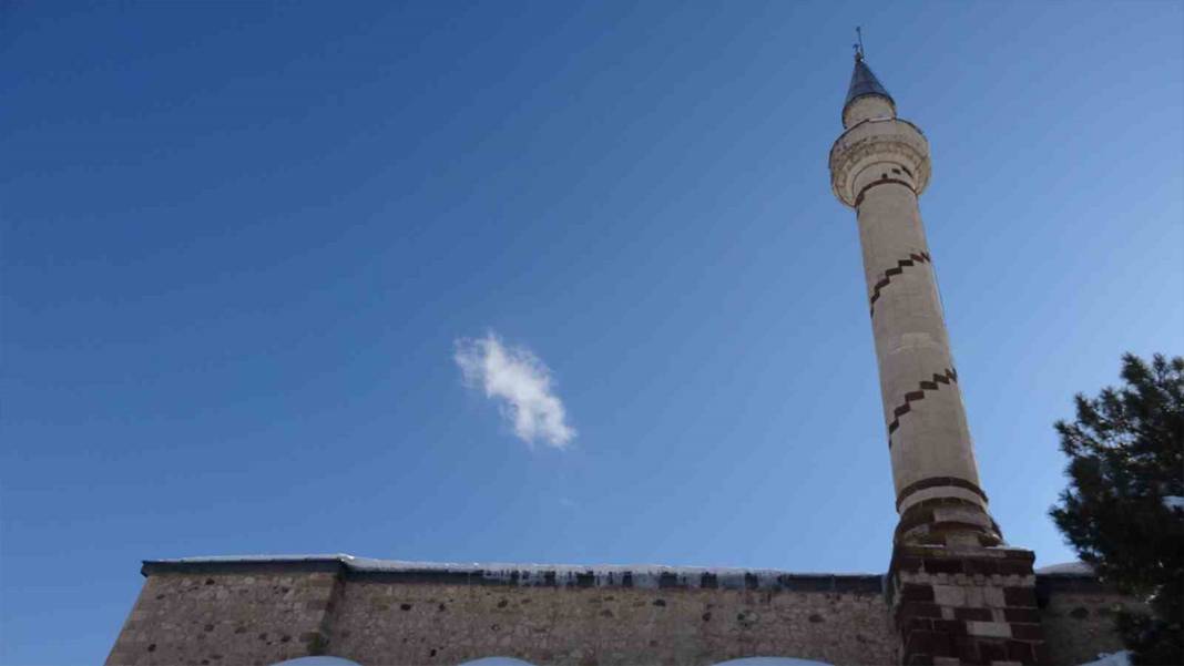 Binlerce deprem gördü ama tarihi mahallede tek bir taş bile kımıldamadı 8