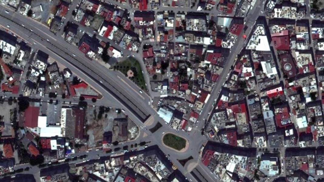 Büyük yıkımın uzaydan görüntüsü ortaya çıktı: Dağlar bile yerinden oynadı 8