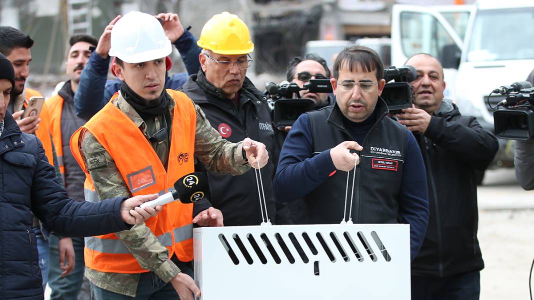 Yedi can hayata yeniden 'merhaba' dedi: Galeria'daki yıkım sosyal medyayı ayağa kaldırmıştı 7