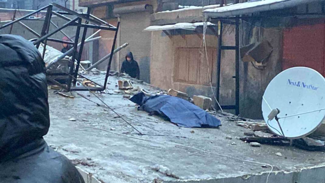 Depremin yıkıcı şiddeti gün ağarınca ortaya çıktı 10