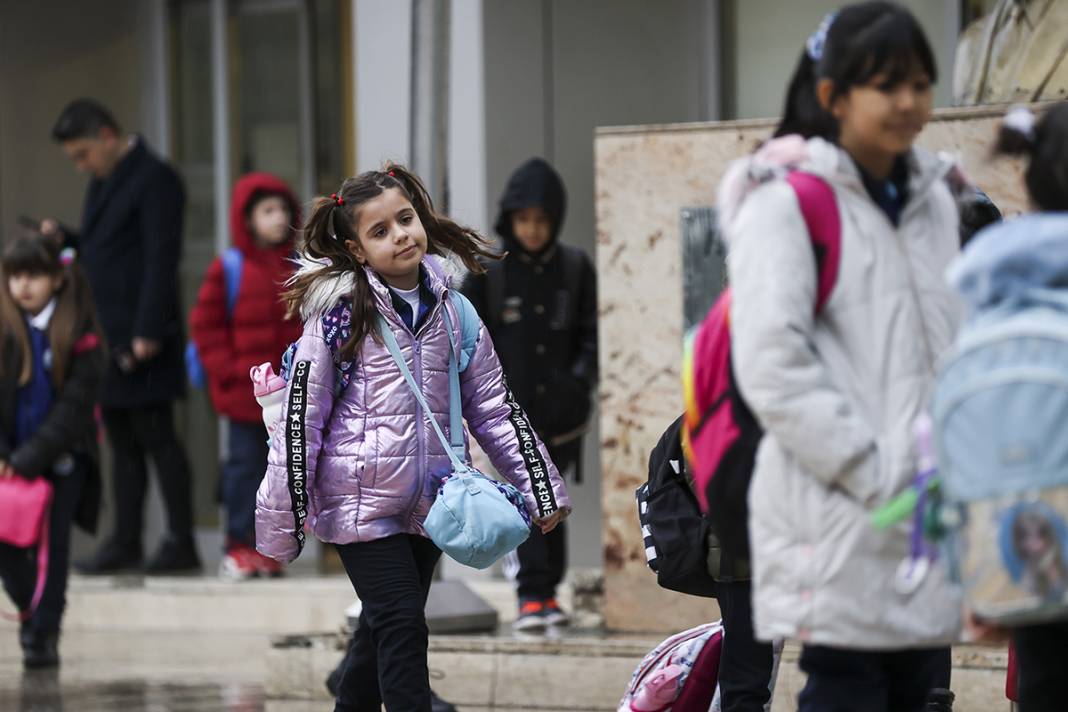 Afet sonrası ilk ders zili 71 ilde çaldı 6