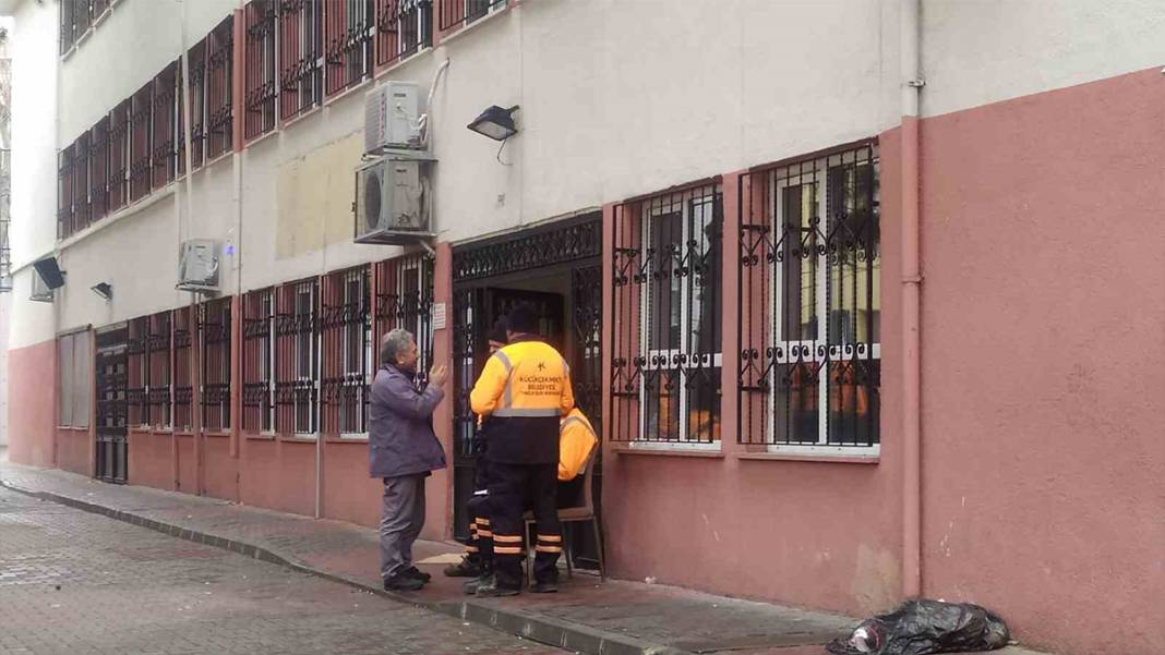 İstanbul'da depreme dayanıksız okullarda tahliyeler başladı 13