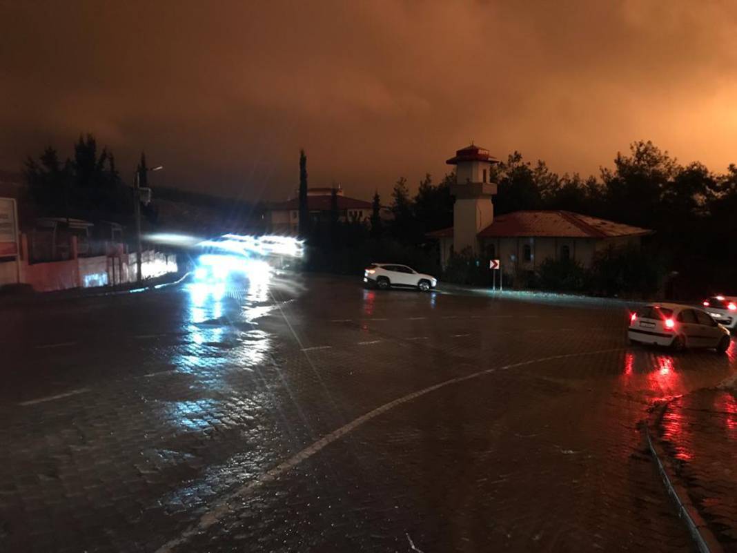 Türkiye'nin yarısı sallandı! Depremin ardından büyük yıkım 35