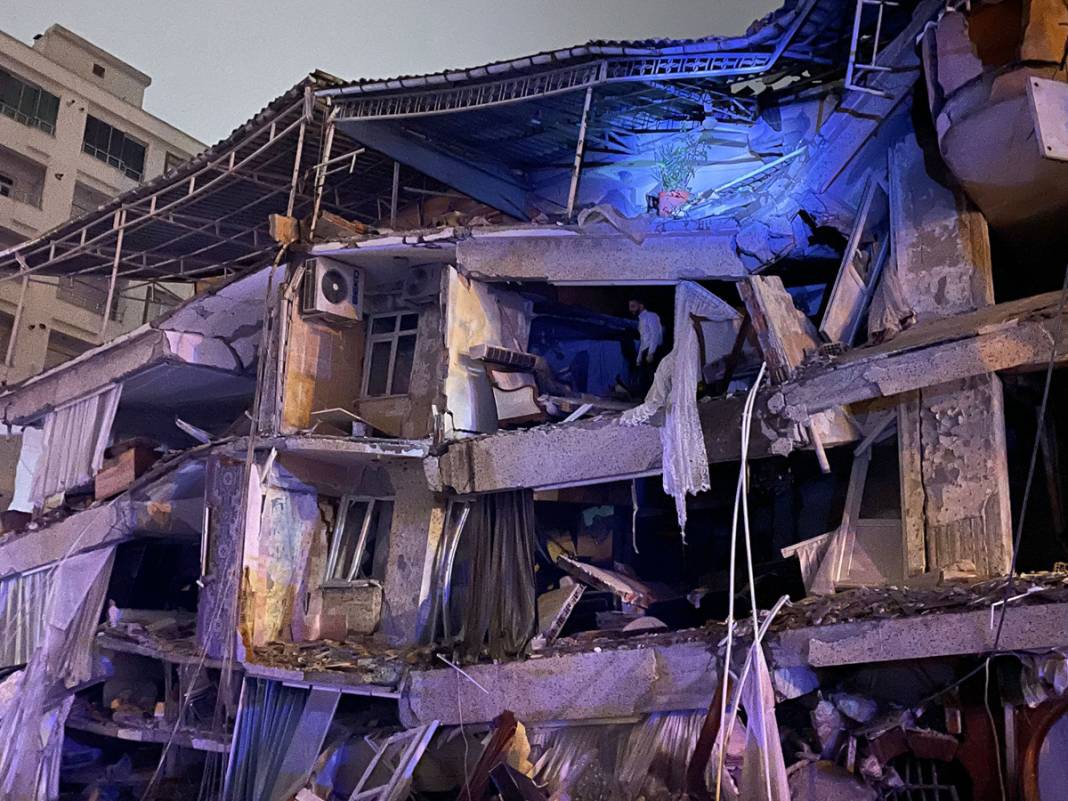 Türkiye'nin yarısı sallandı! Depremin ardından büyük yıkım 22