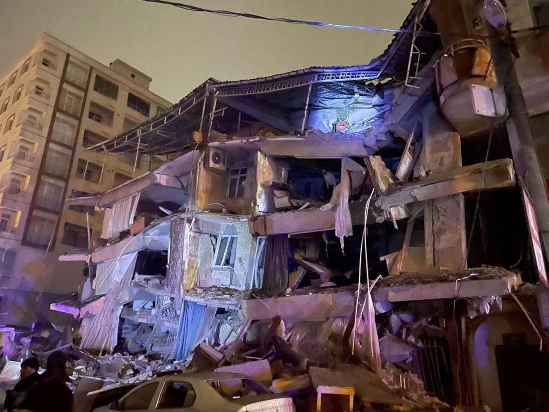 Türkiye'nin yarısı sallandı! Depremin ardından büyük yıkım 21