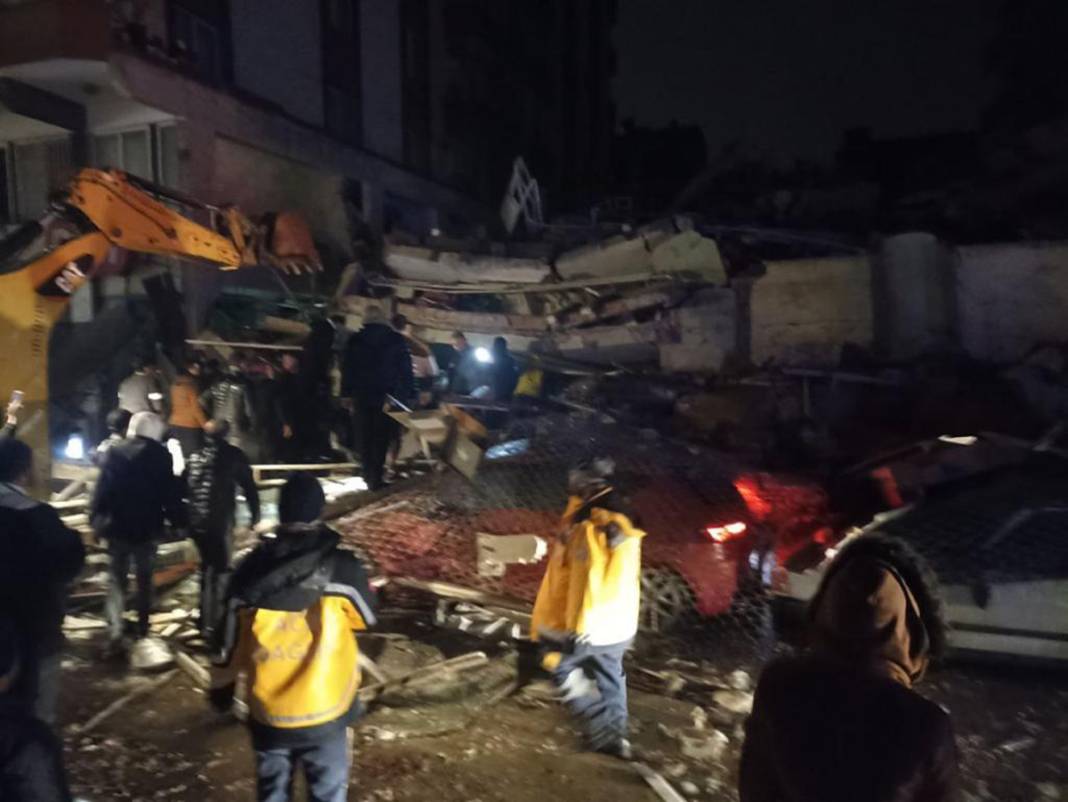 Türkiye'nin yarısı sallandı! Depremin ardından büyük yıkım 15