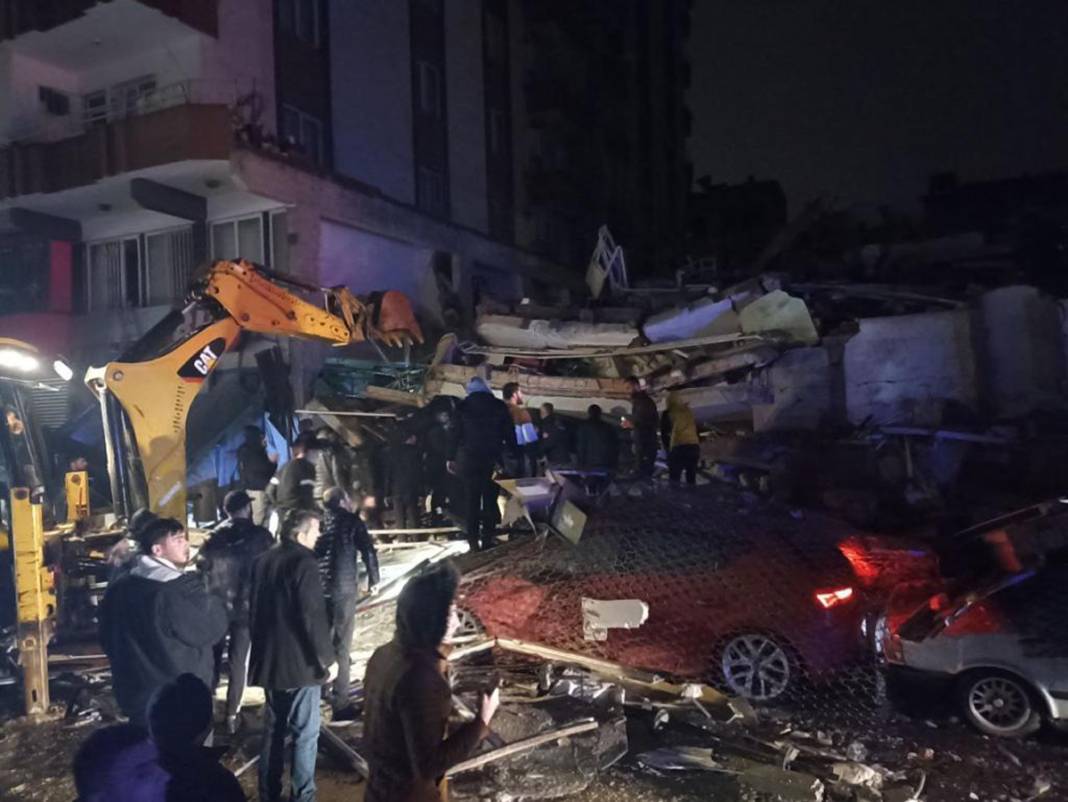 Türkiye'nin yarısı sallandı! Depremin ardından büyük yıkım 12
