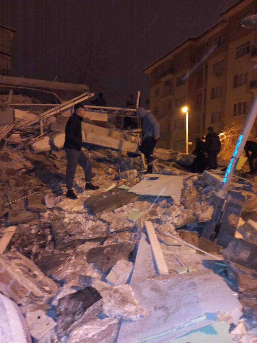 Türkiye'nin yarısı sallandı! Depremin ardından büyük yıkım 4