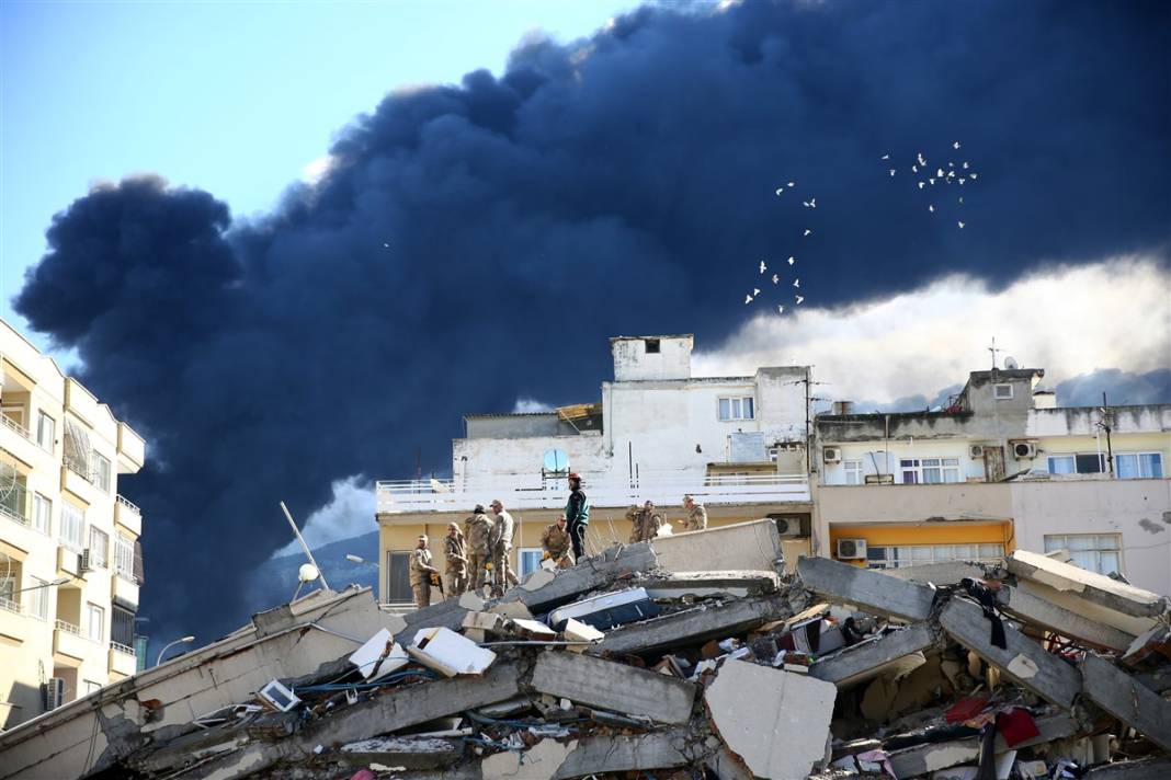 Hatay'da büyük yıkım! Kahreden kareler gün ağarınca ortaya çıktı 35
