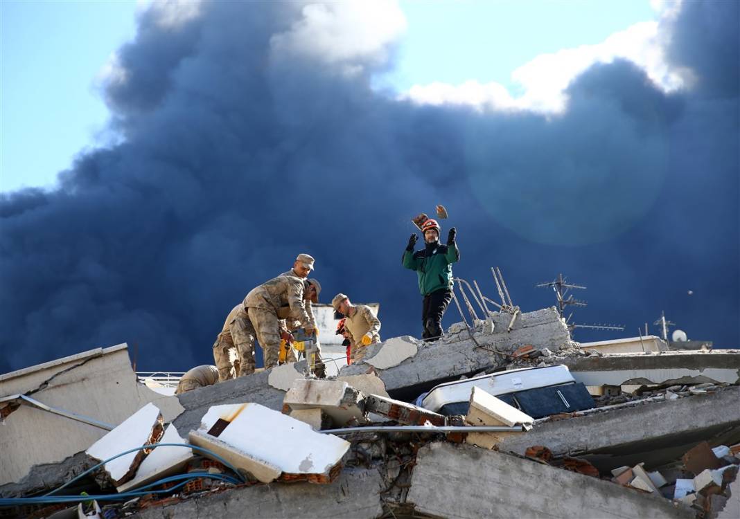 Hatay'da büyük yıkım! Kahreden kareler gün ağarınca ortaya çıktı 33