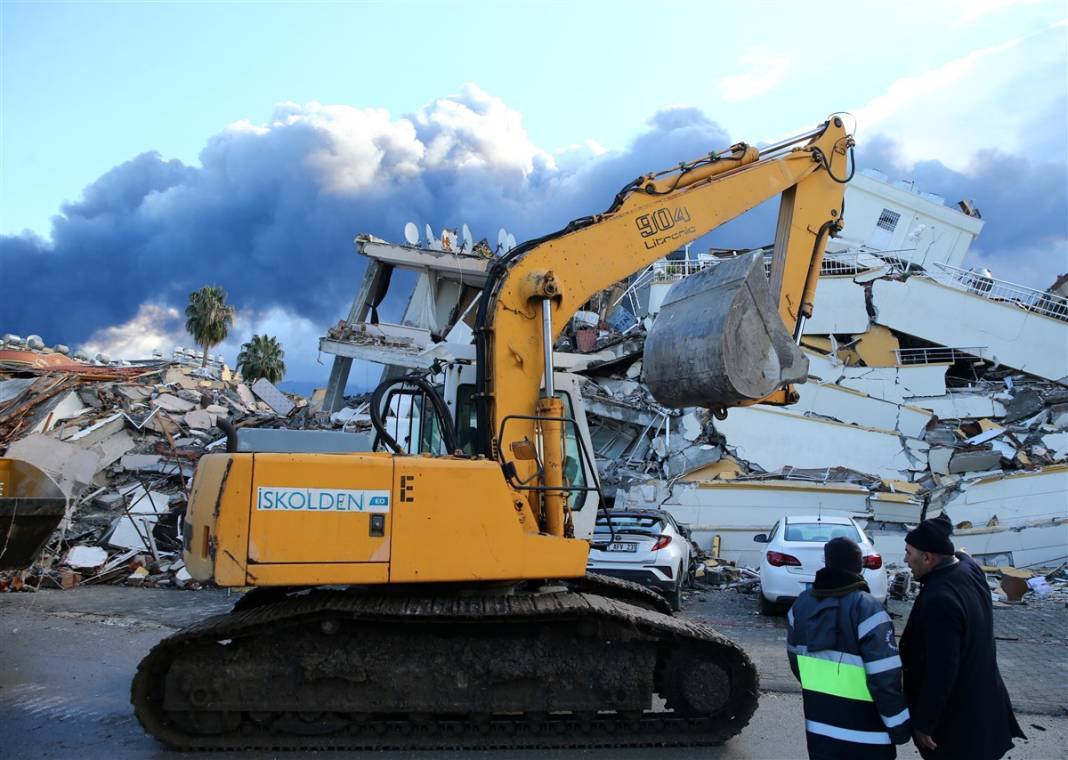 Hatay'da büyük yıkım! Kahreden kareler gün ağarınca ortaya çıktı 29