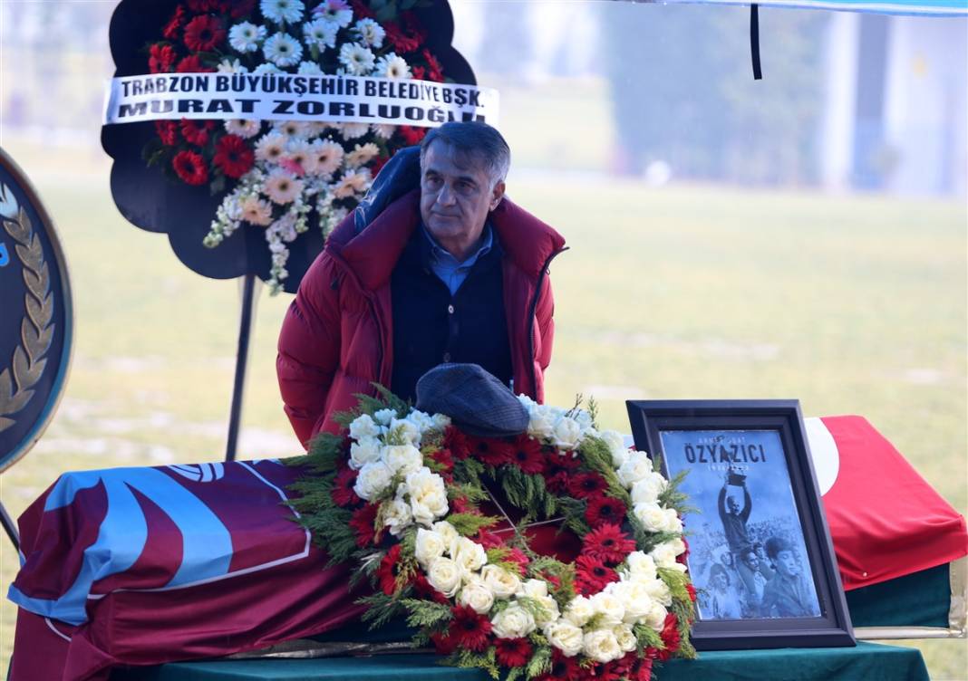 Trabzonspor'un efsanevi teknik direktörü Ahmet Suat Özyazıcı'ya veda 20