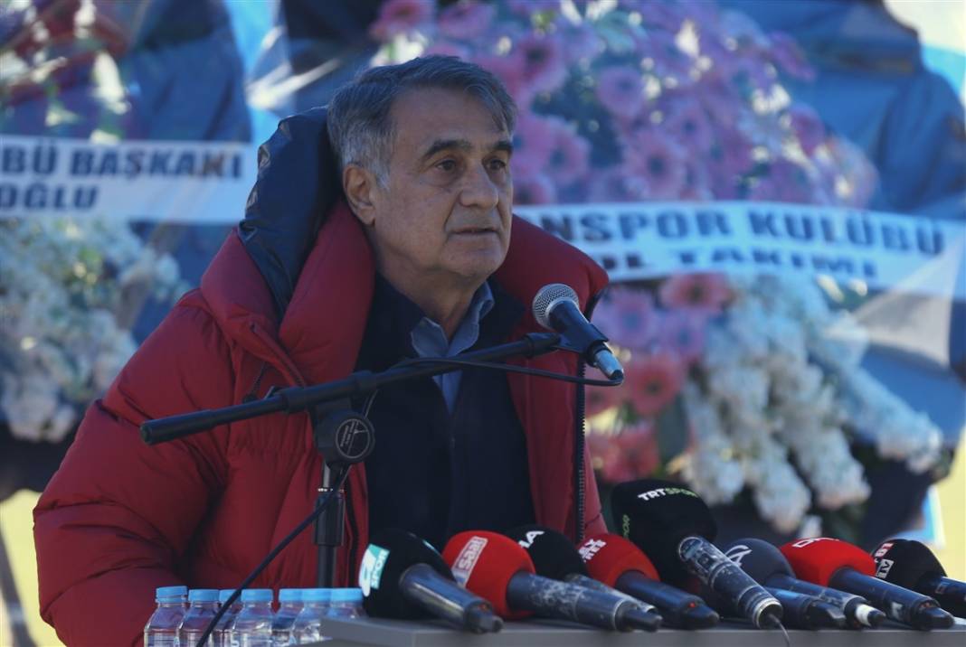 Trabzonspor'un efsanevi teknik direktörü Ahmet Suat Özyazıcı'ya veda 9