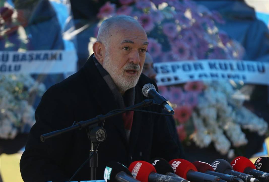 Trabzonspor'un efsanevi teknik direktörü Ahmet Suat Özyazıcı'ya veda 8