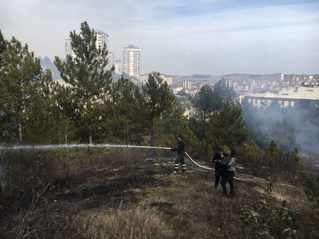Çöp yakmak isterken ormanı tutuşturdu 2