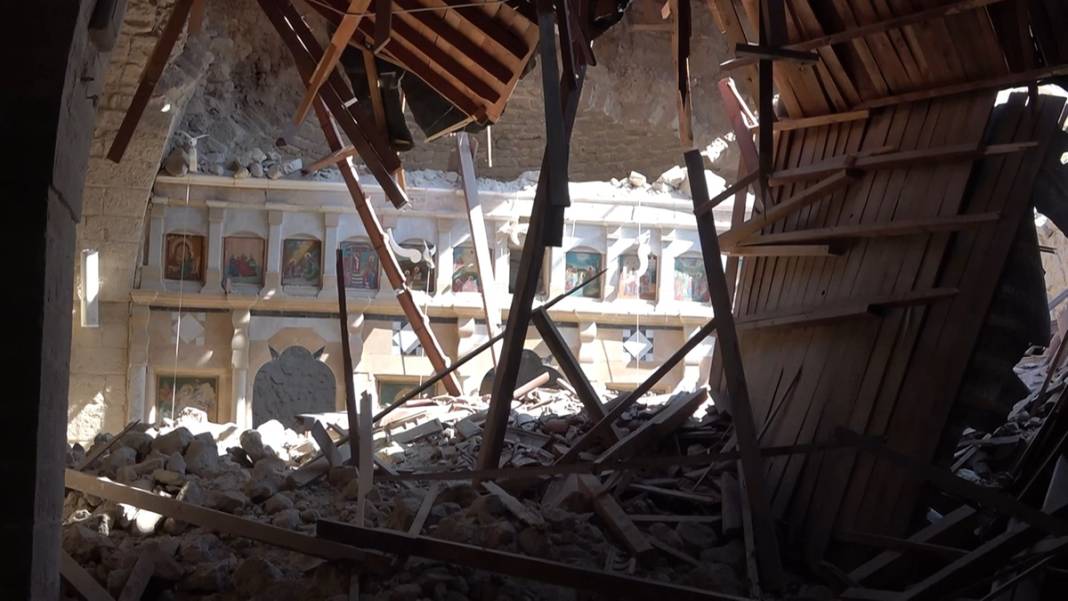 2020'de restore edilen 659 yıllık kilise depremde yıkıldı 4