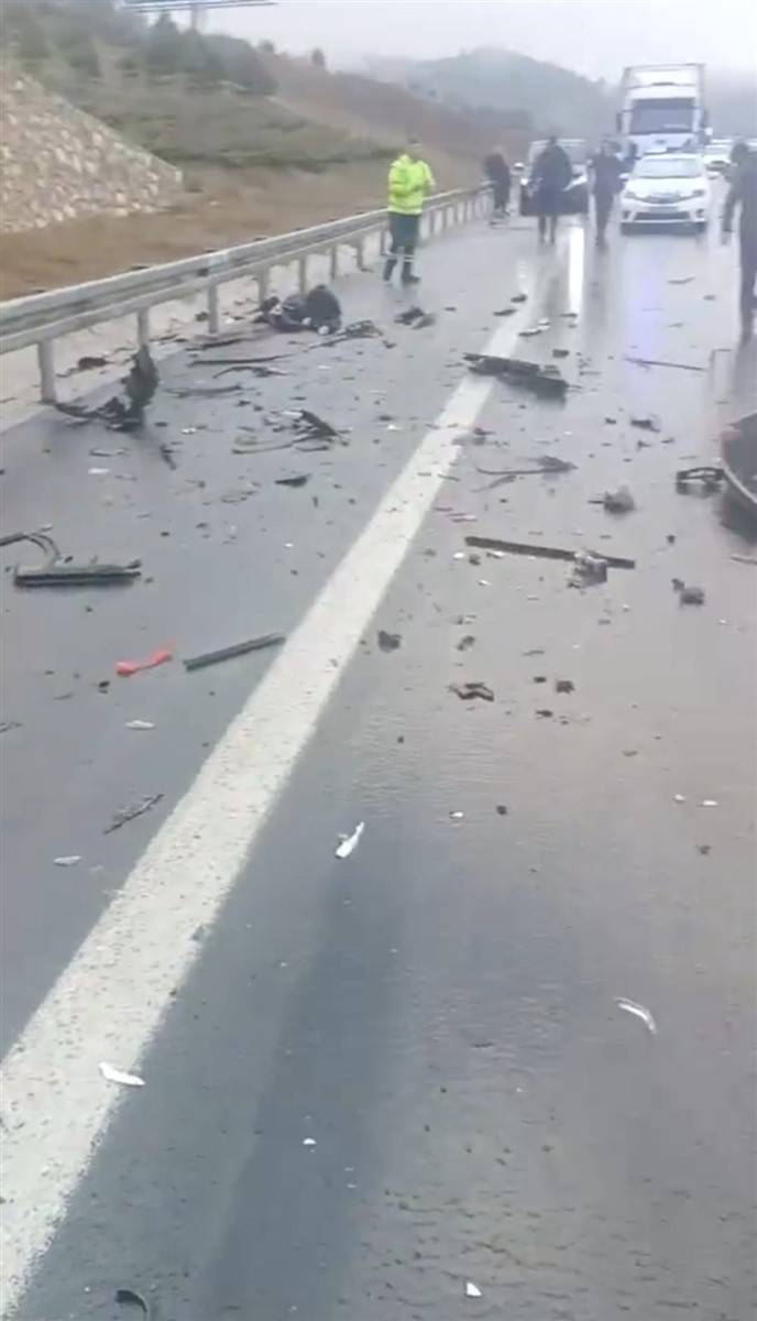 Bursa'da dehşete düşüren kaza! Parçalara ayrıldılar 3