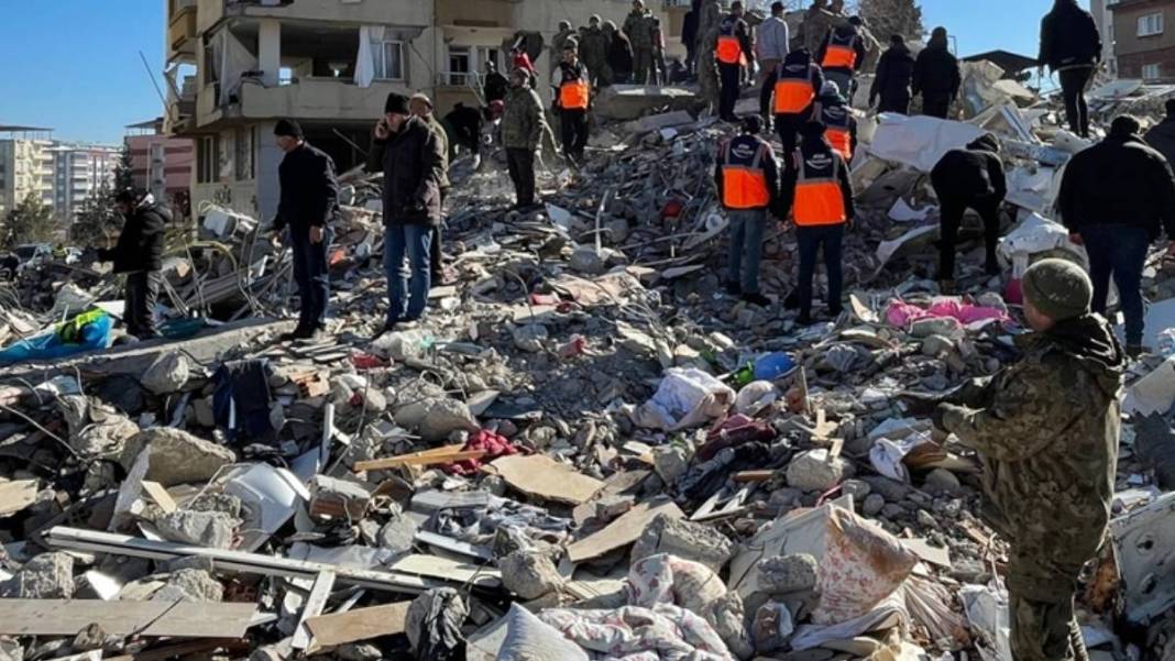 Türkiye bu haberle kahroldu! Ünlü dizi oyuncusu da depremde hayatını kaybetti… 3