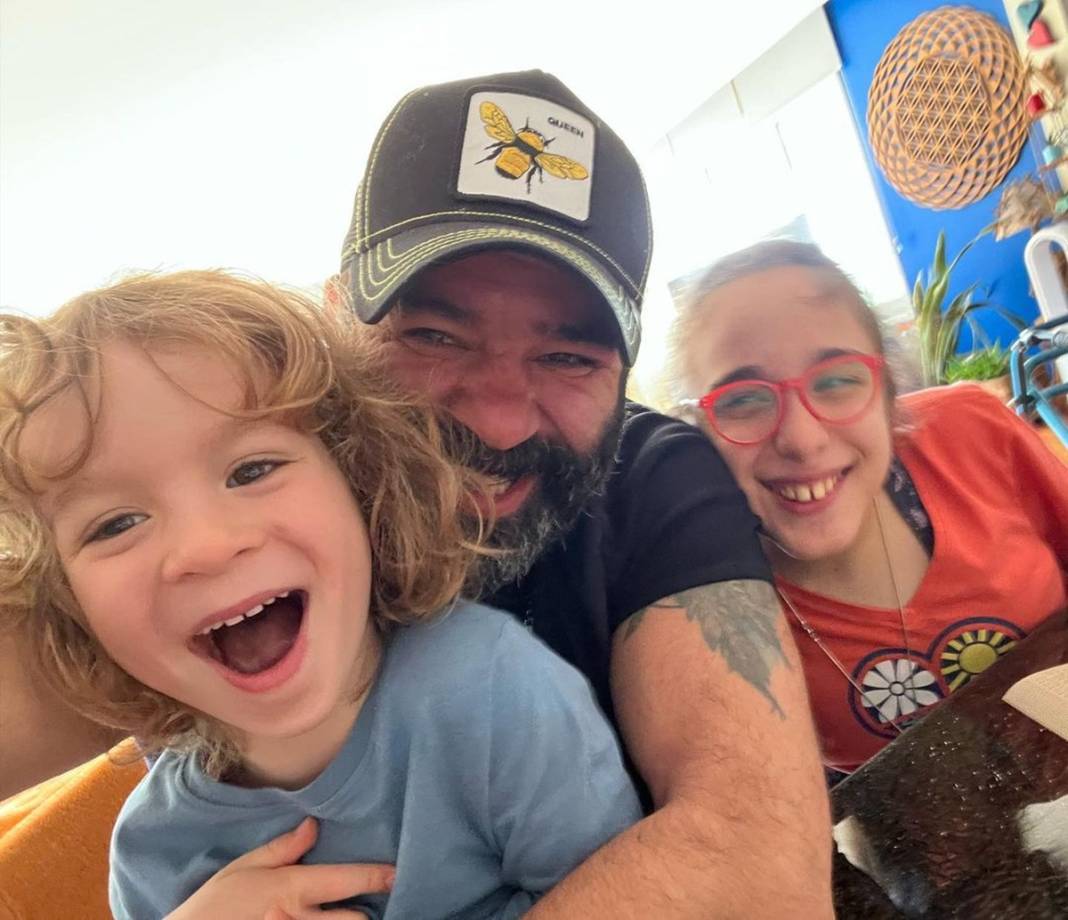 Boşanacakları iddia ediliyordu, beklenen açıklama geldi! Ceyda Düvenci ile Bülent Şakrak sosyal medyadan duyurdu 25