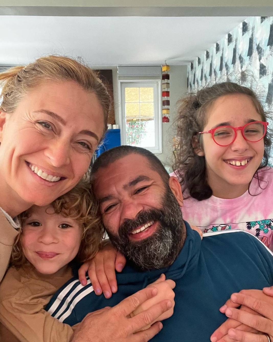 Boşanacakları iddia ediliyordu, beklenen açıklama geldi! Ceyda Düvenci ile Bülent Şakrak sosyal medyadan duyurdu 22