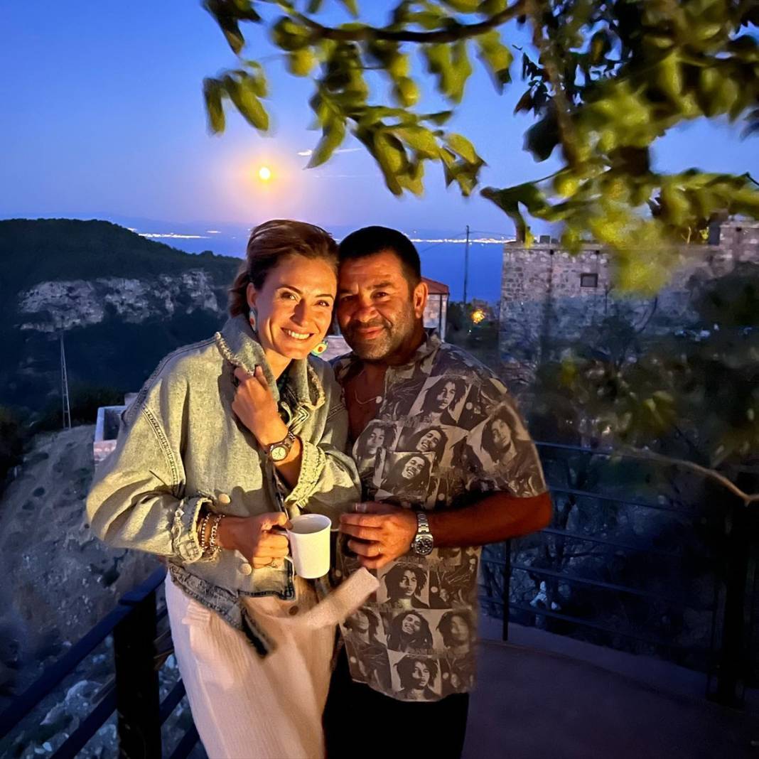 Boşanacakları iddia ediliyordu, beklenen açıklama geldi! Ceyda Düvenci ile Bülent Şakrak sosyal medyadan duyurdu 4