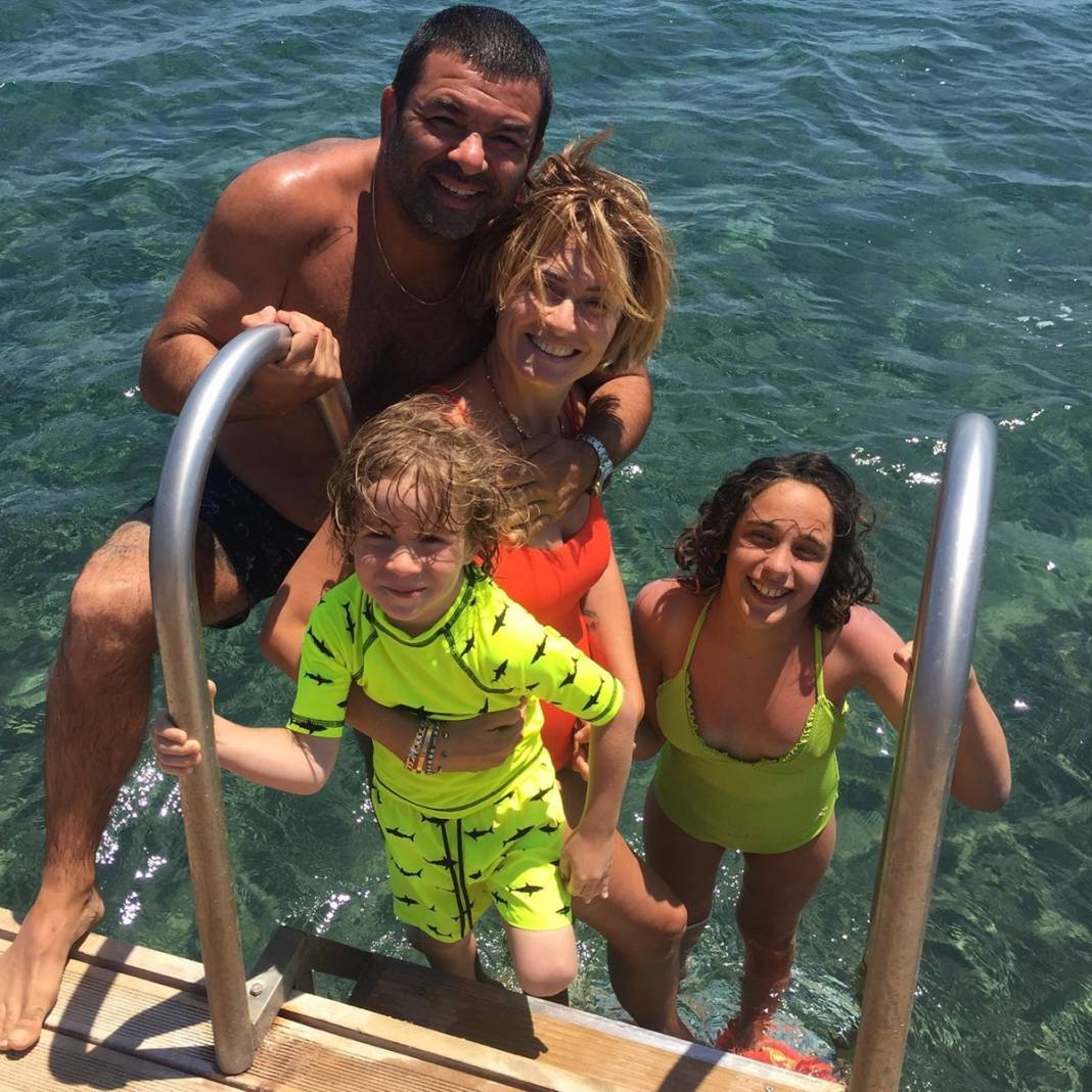 Boşanacakları iddia ediliyordu, beklenen açıklama geldi! Ceyda Düvenci ile Bülent Şakrak sosyal medyadan duyurdu 17