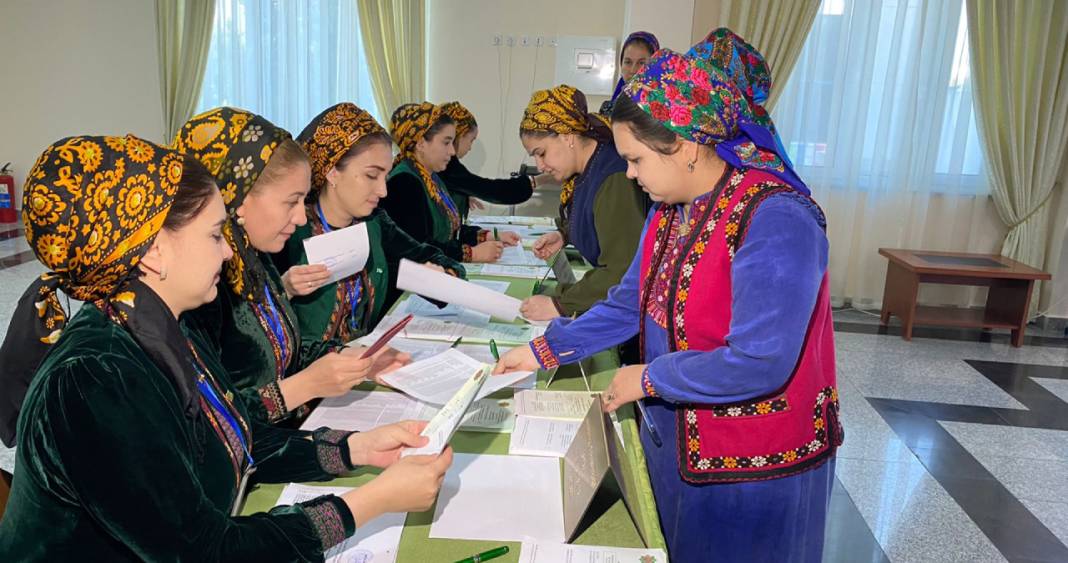 Türkmenistan’da halk sandık başında 1