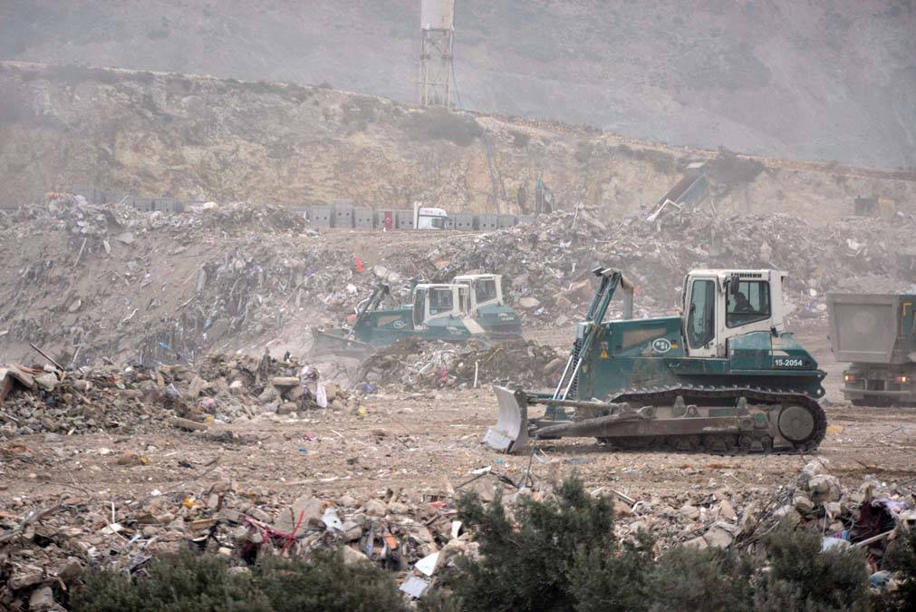 Hatay'da göz gözü görmüyor: Şehir enkaz tozu altında 11