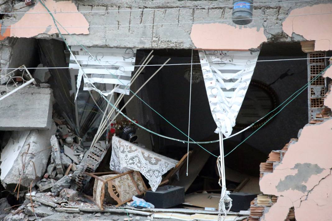 Hatay'da afetin penceresi... Yıkım 'enkazın perdesinde' 11