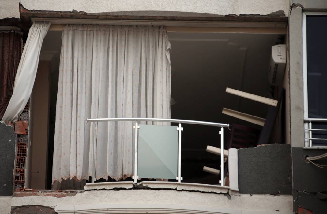 Hatay'da afetin penceresi... Yıkım 'enkazın perdesinde' 13