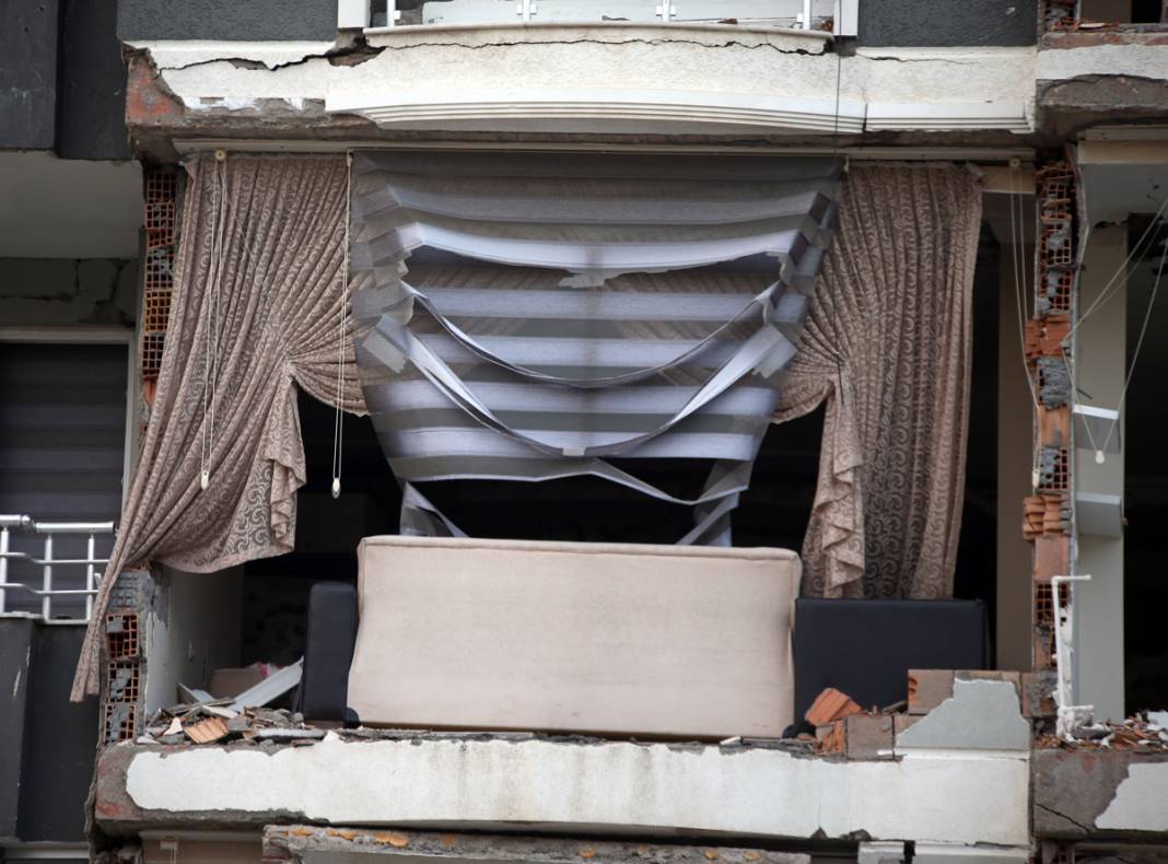 Hatay'da afetin penceresi... Yıkım 'enkazın perdesinde' 5