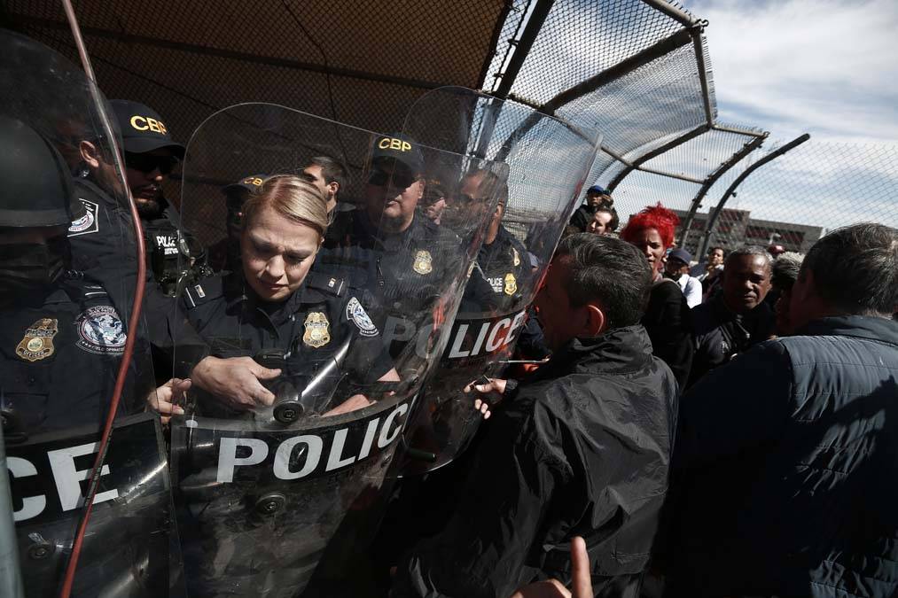 Meksika'da yüzlerce göçmen ABD sınırında 7