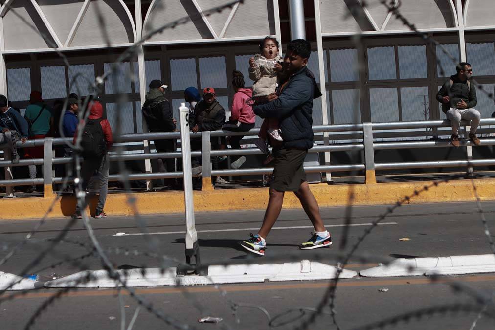 Meksika'da yüzlerce göçmen ABD sınırında 1