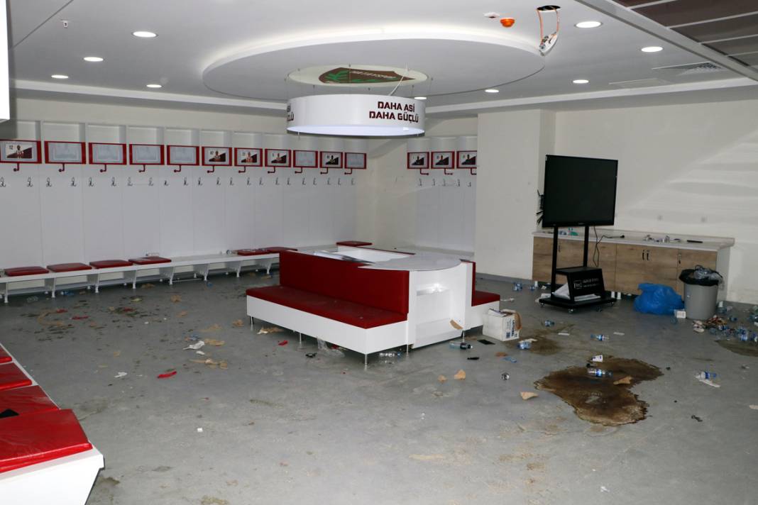 Depremden saatler önce sevinç çığlıkları vardı: Yeni Hatay Stadı'nda acı sessizlik... 9