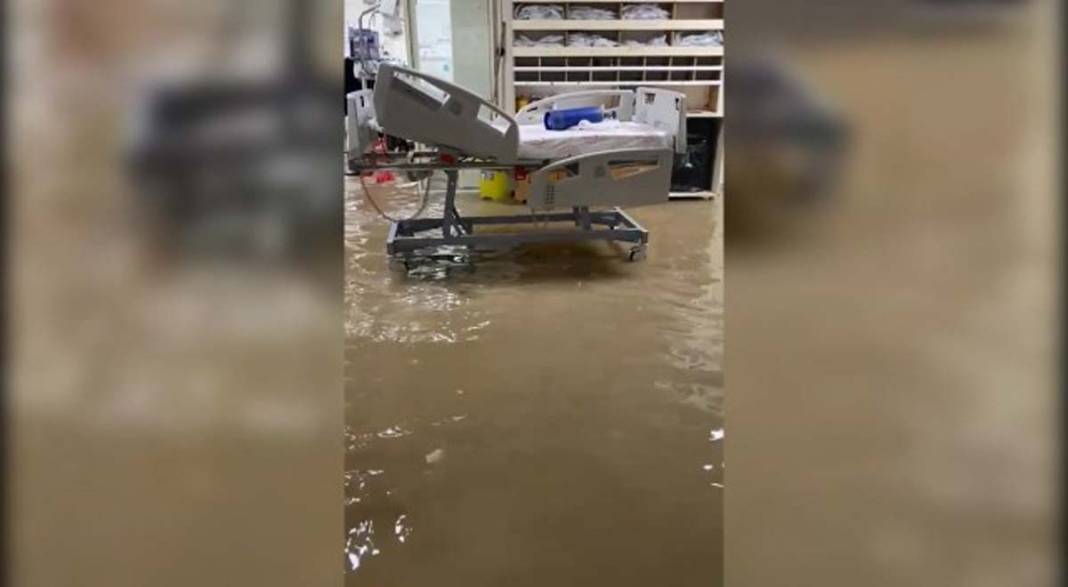 Şanlıurfa'yı sel aldı: Hastaneyi su bastı okullar tatil edildi 14