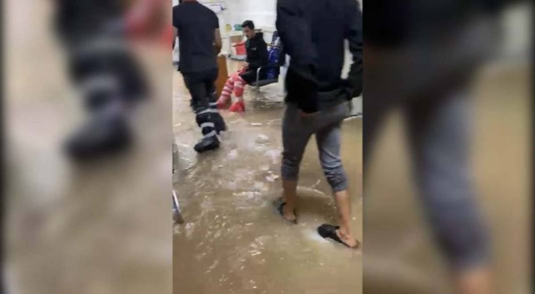 Şanlıurfa'yı sel aldı: Hastaneyi su bastı okullar tatil edildi 7