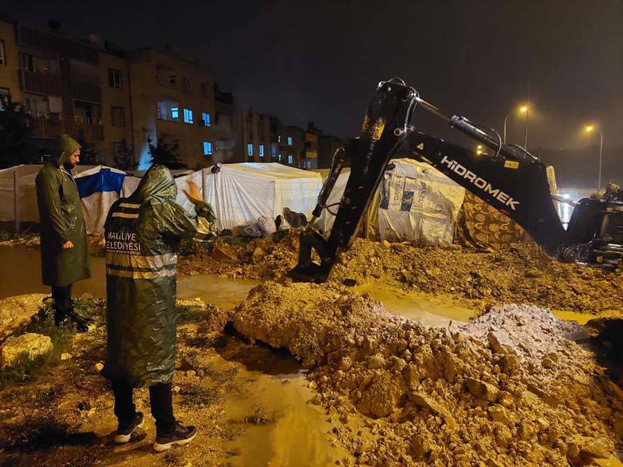 Şanlıurfa'yı sel aldı: Hastaneyi su bastı okullar tatil edildi 1